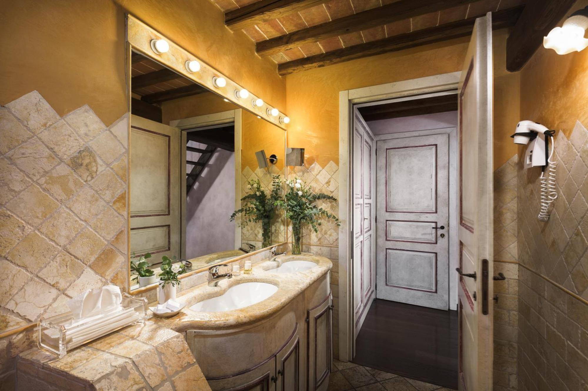 Relais La Leopoldina Hotel Bettolle Bagian luar foto