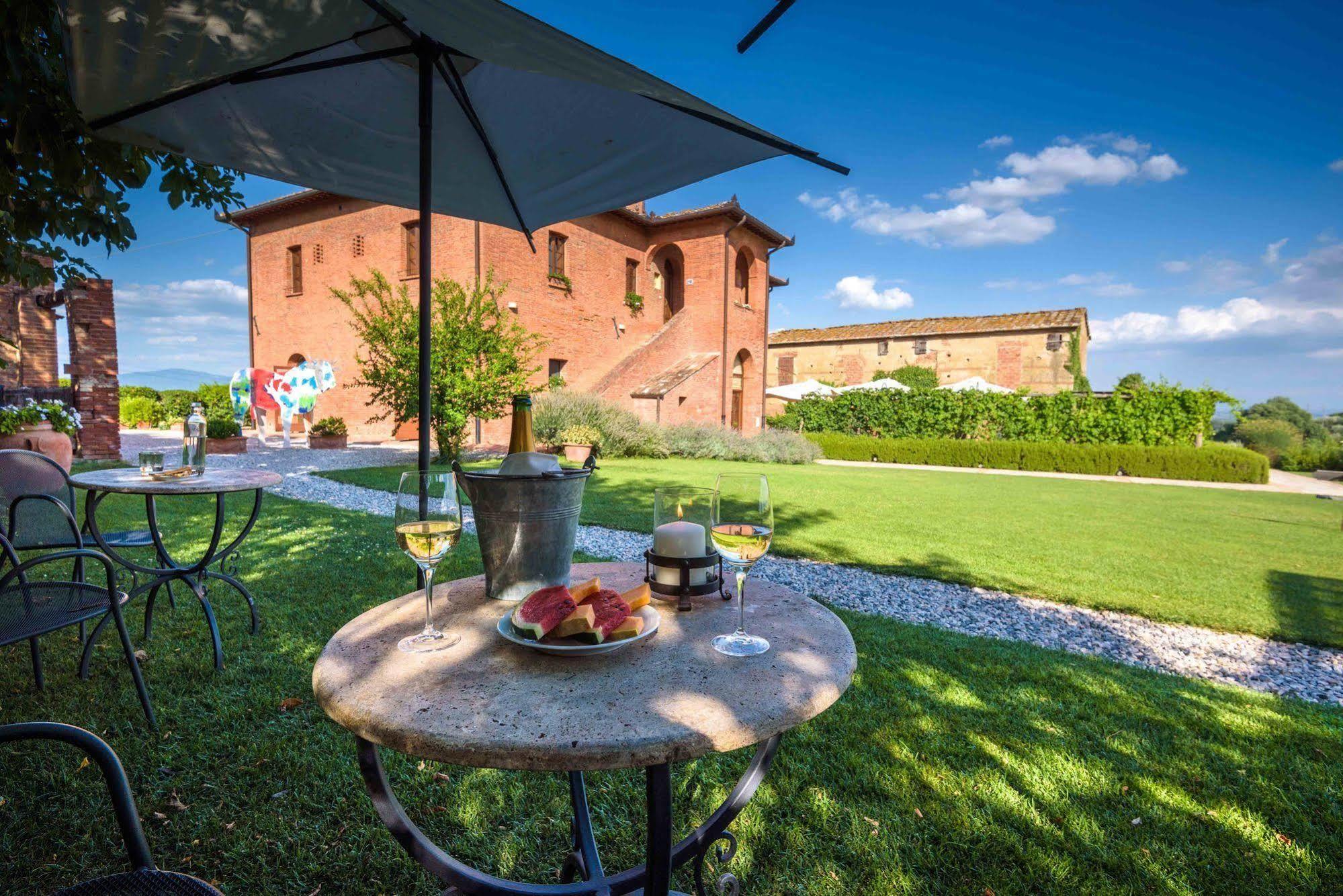 Relais La Leopoldina Hotel Bettolle Bagian luar foto